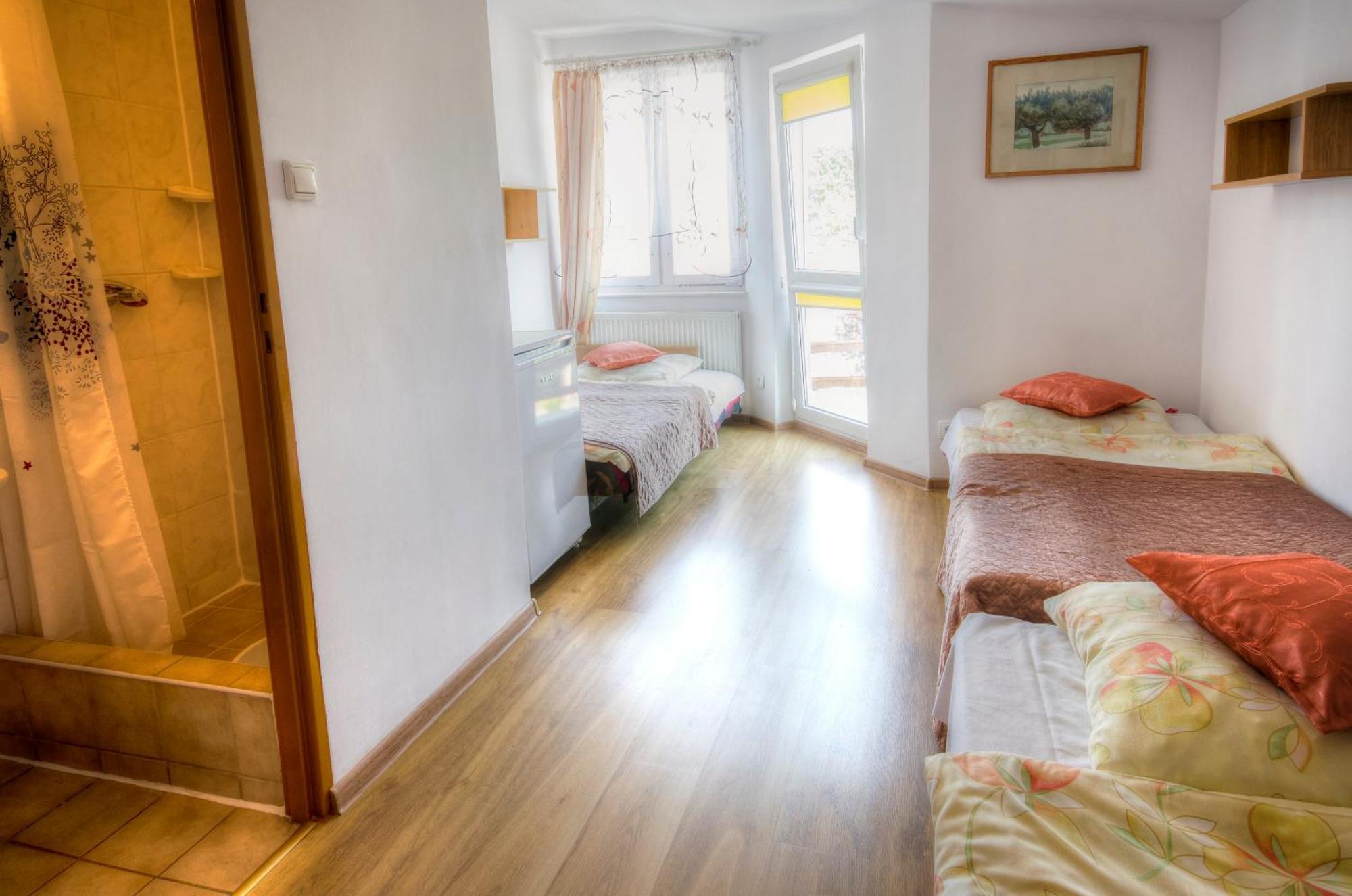 Zibi I Pod Topolami Łazy Esterno foto